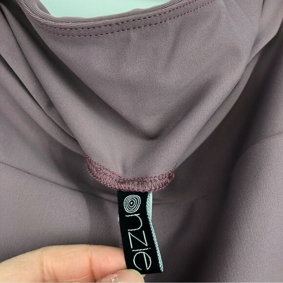 Onzie Leggings Womens Small Purple Cropped‎ Mesh Insets - Picture 3 of 4